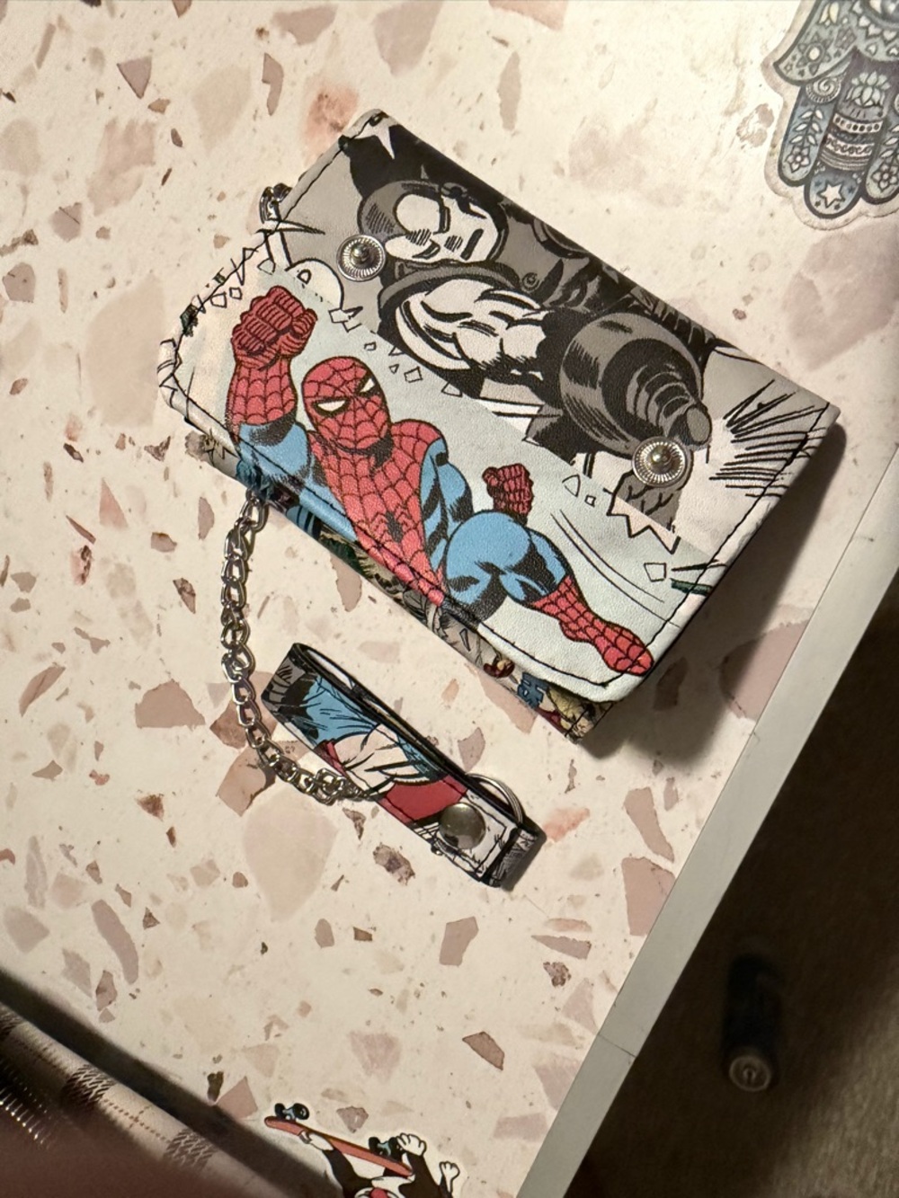 Brand New Men’s Super Hero Wallet w/ chain